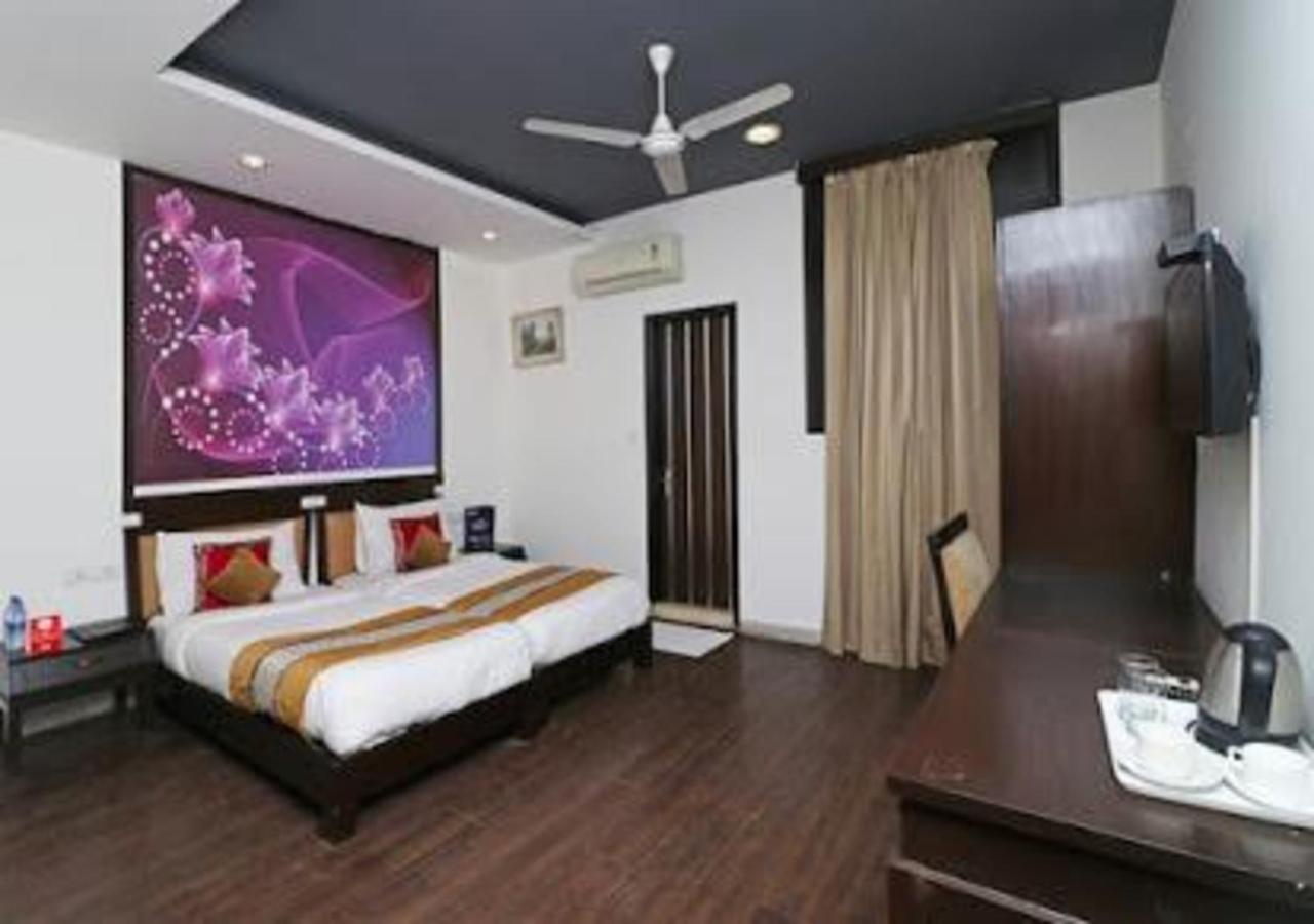 Hotel Loto - Sector 66 Noida Exterior photo