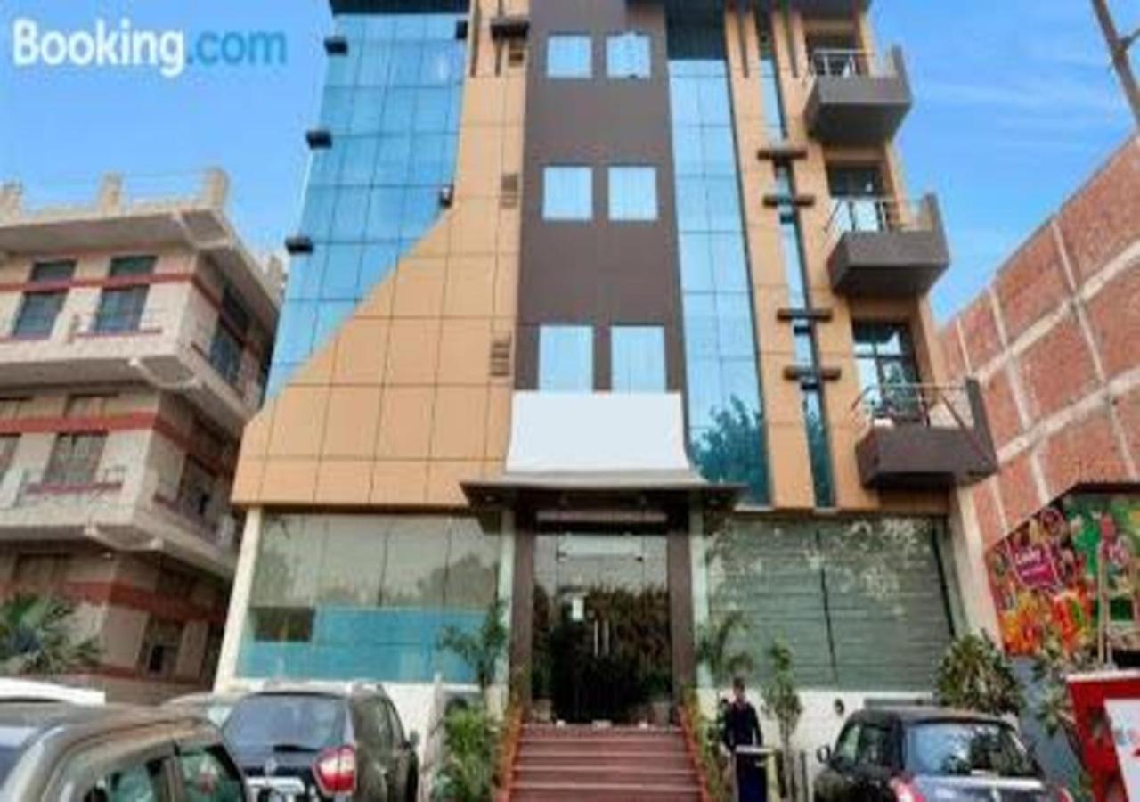 Hotel Loto - Sector 66 Noida Exterior photo