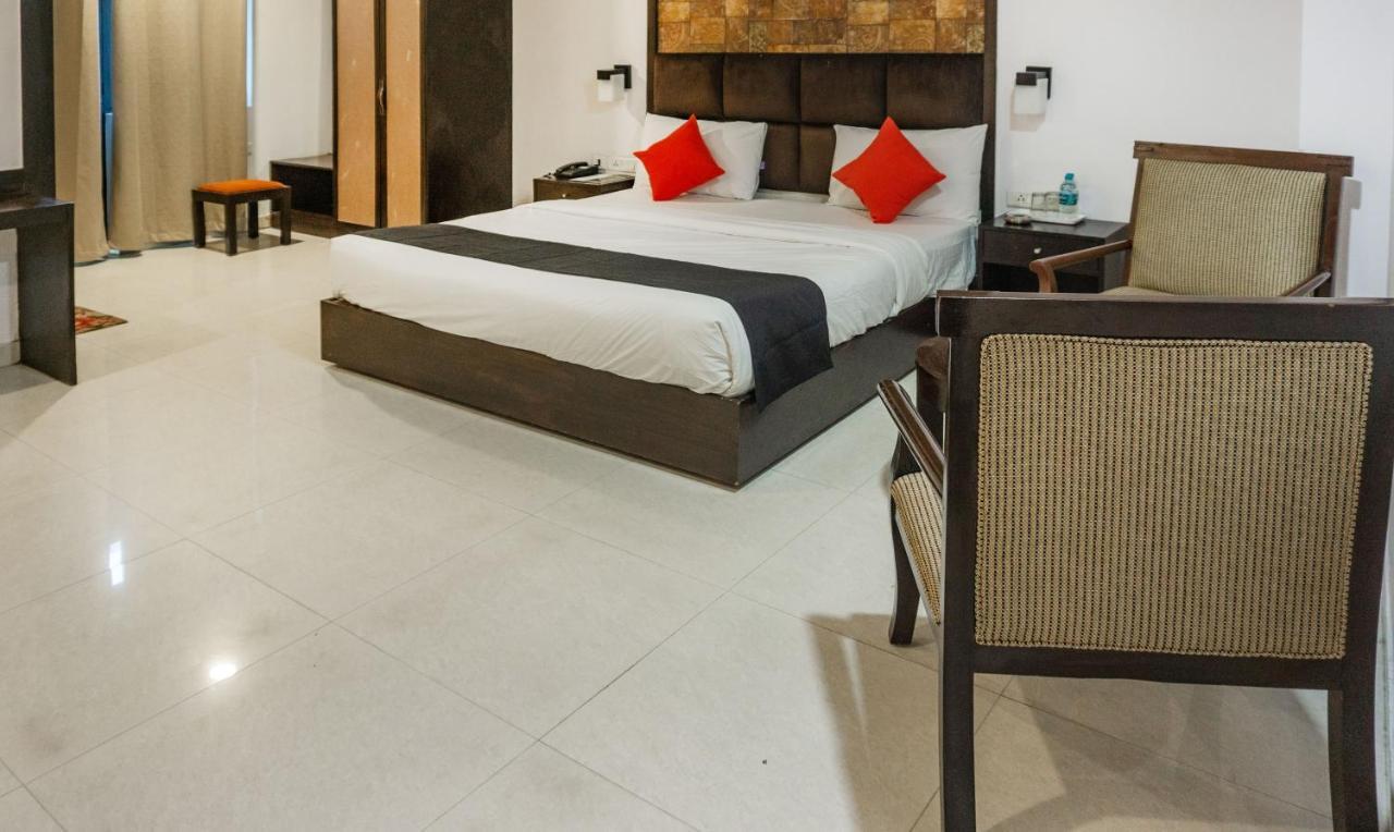 Hotel Loto - Sector 66 Noida Exterior photo